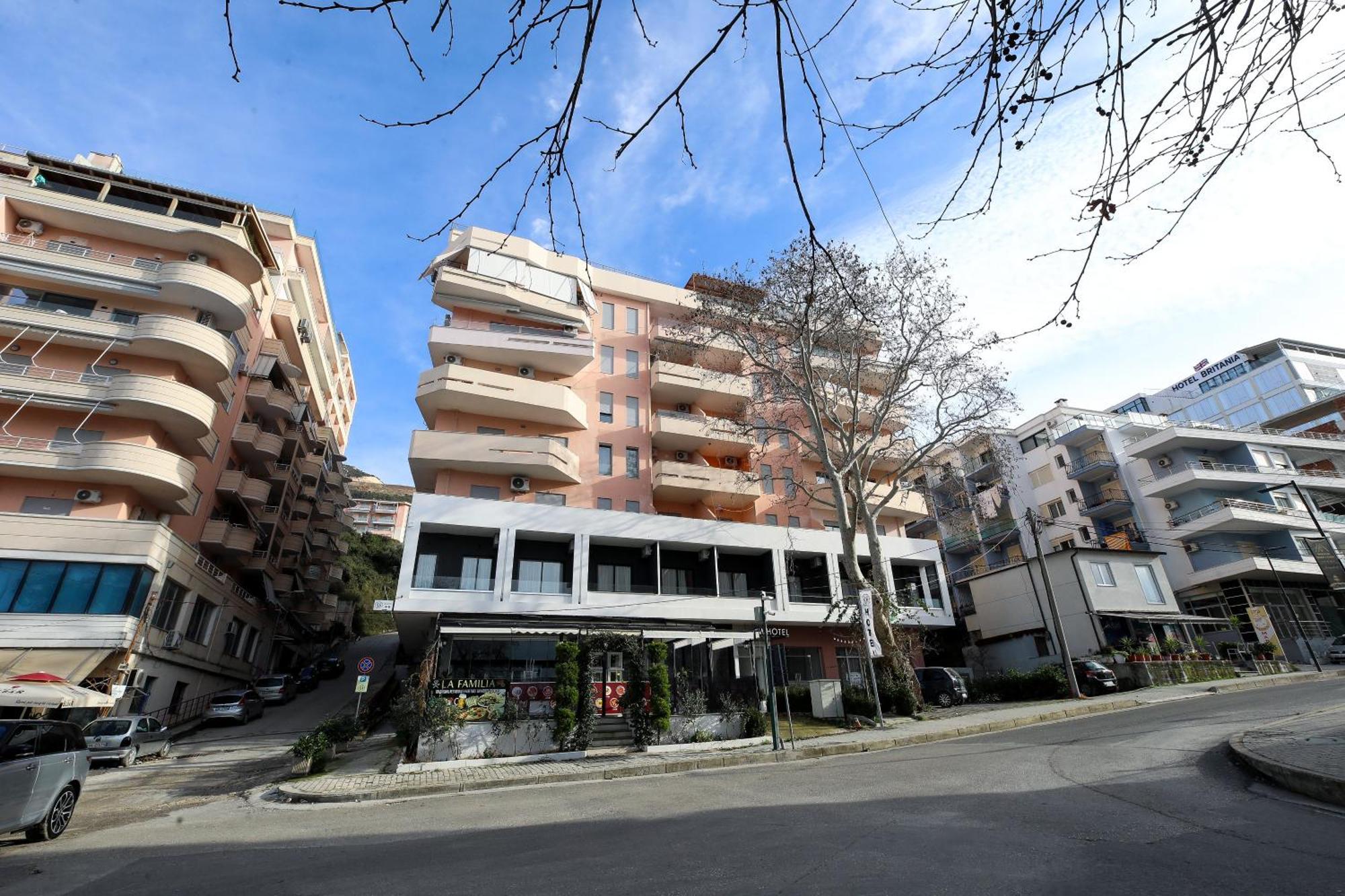 H&M Hotel Vlorë 外观 照片