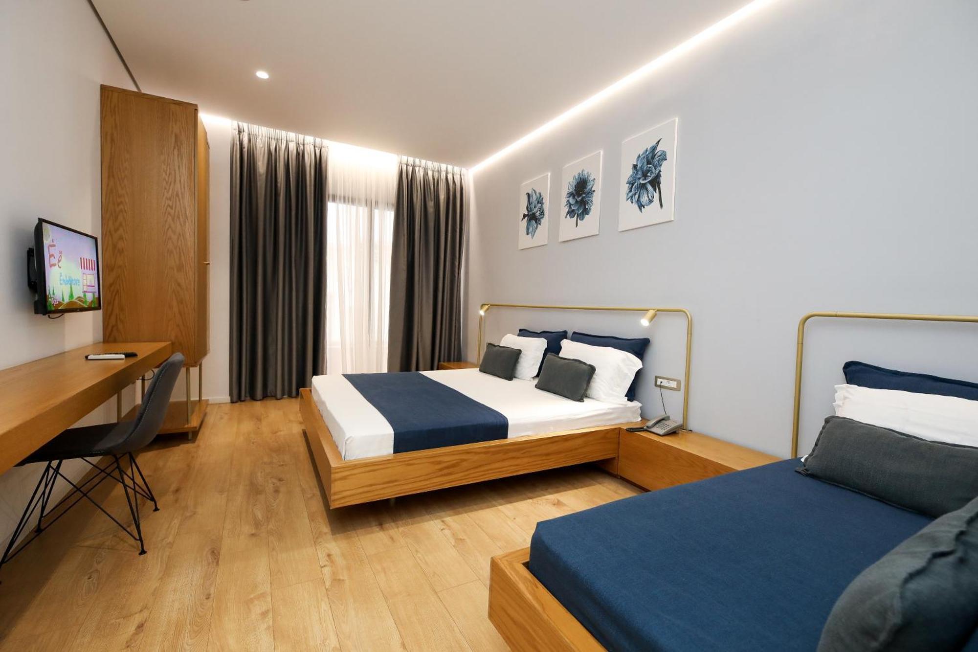 H&M Hotel Vlorë 外观 照片