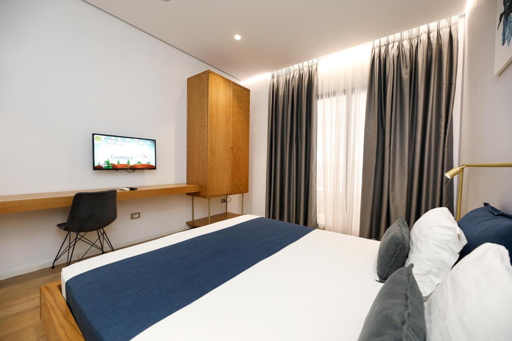 H&M Hotel Vlorë 外观 照片